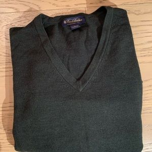 Brooks brothers sweater green size L men’s V neck